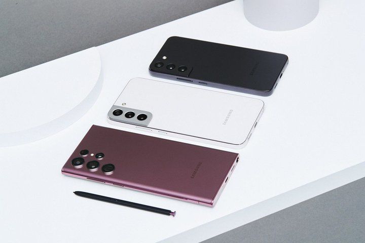 1-21-Galaxy-S22-Ultra_Group-Image4_design_HI.jpg