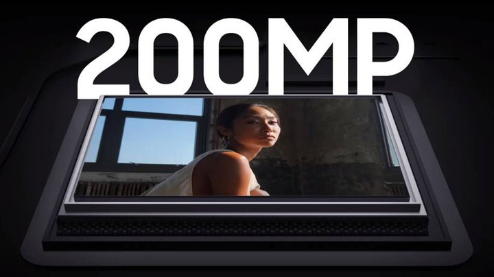 200MP-camera-sensor-2.jpg