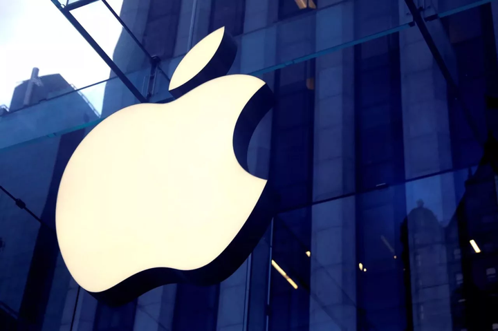 Apple-1.jpg.webp
