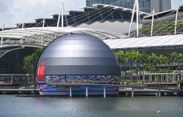 Floating-Apple-Store-2.jpg