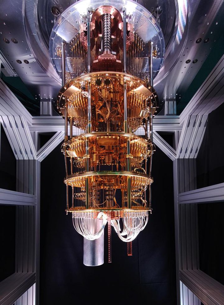 IQM-Quantum-computer-image-opened-7d616.jpg