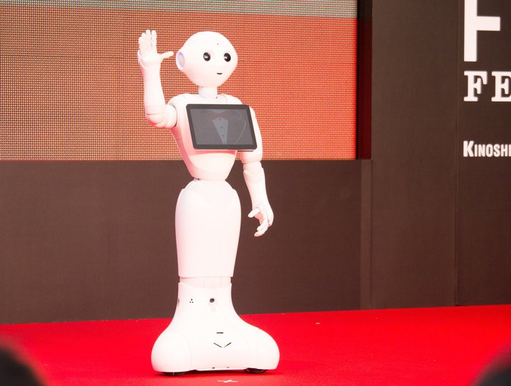 Pepper_at_Opening_Ceremony_of_the_28th_Tokyo_International_Film_Festival_21806585713