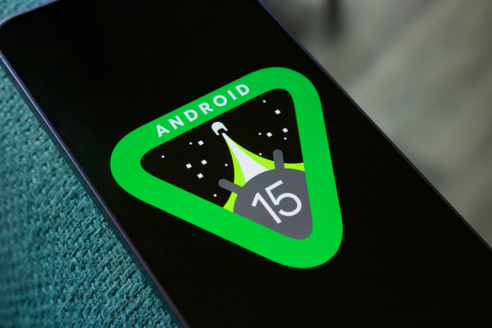 android-15-logo-on-phone-4.webp