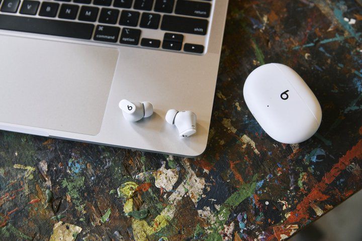 beats-studio-buds-1-1.jpg