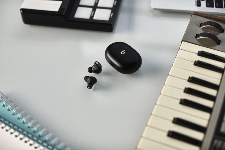 beats-studio-buds-2.jpg