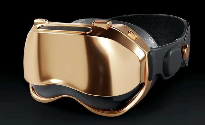 caviar-gold-vision-pro-64a26f680f068bdcb3a57302.webp