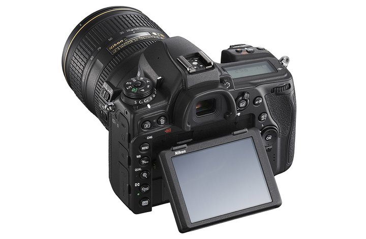 دوربین نیکون D780