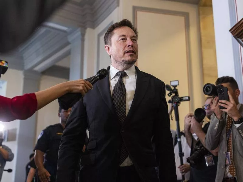 elon-musk-refree.jpg.webp