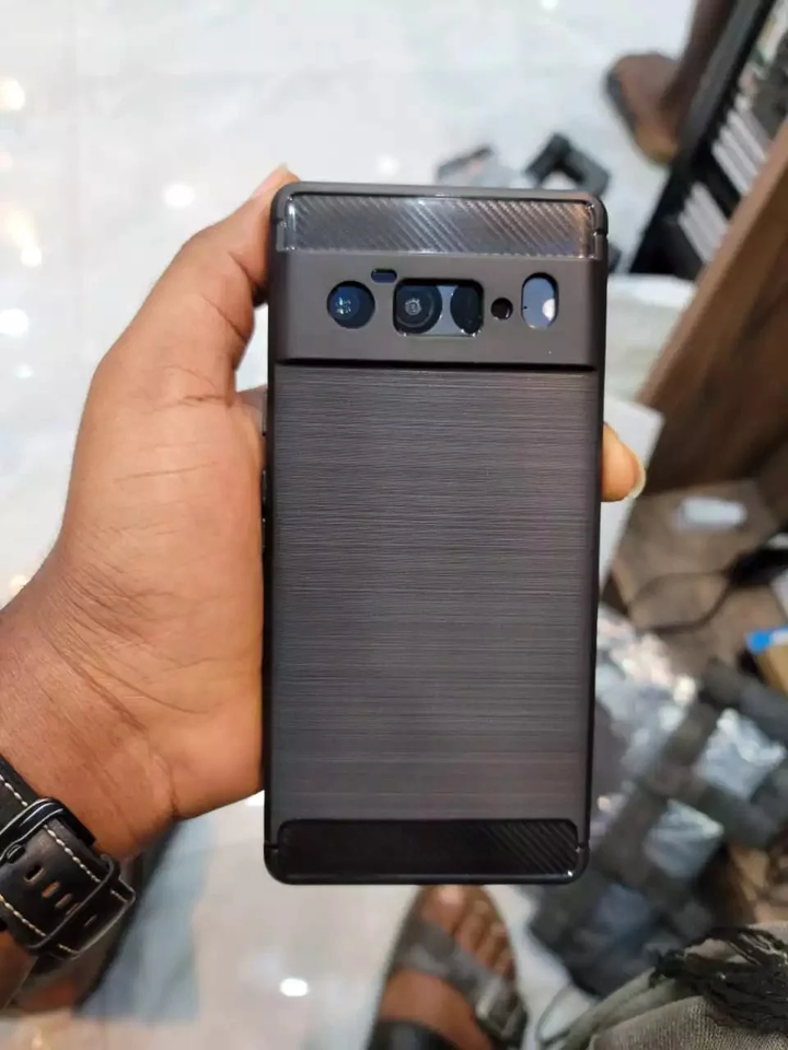 google-pixel-7-pro-prototype-3.webp