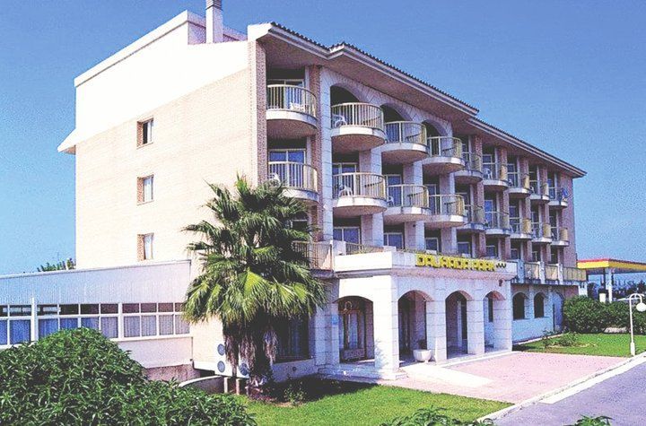 hotel1.jpg