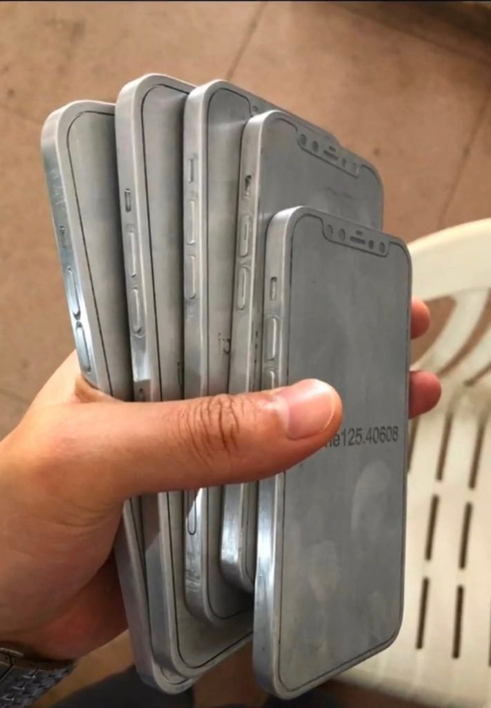 iPhone-12-Family-molds-02-710x1024.jpg