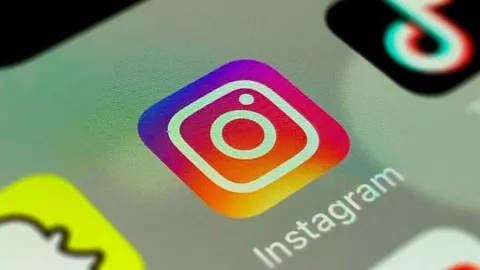 به نظر می‌رسد که اینستاگرام در حال توسعه ویژگی جدیدی به نام "دوست هوش مصنوعی" (AI friend) است