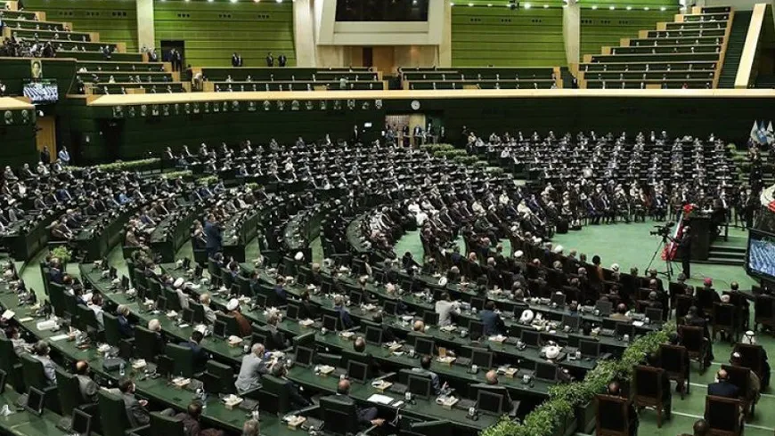 لایحه حفظ کرامت و تأمین امنیت بانوان تایید شد: ارسال تصاویر مبتذل جرم محسوب می‌شود