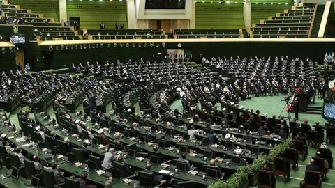 لایحه حفظ کرامت و تأمین امنیت بانوان تایید شد: ارسال تصاویر مبتذل جرم محسوب می‌شود