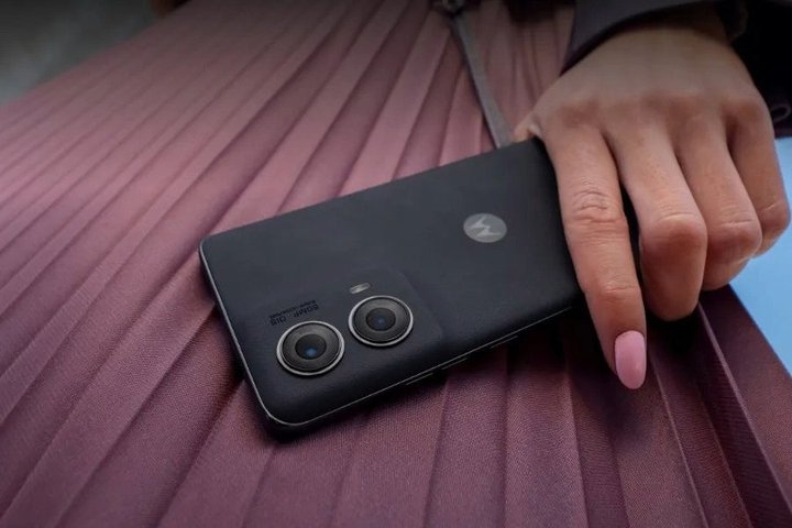 motorola-edge-2024-midnightblue-9