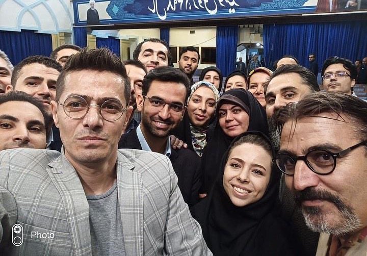 سلفی با شاهین 2.jpg