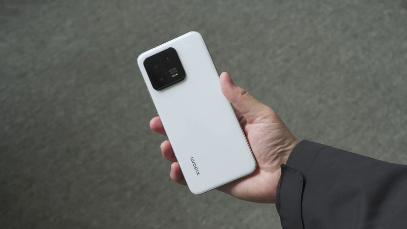 xiaomi-13-vs-iphone-14
